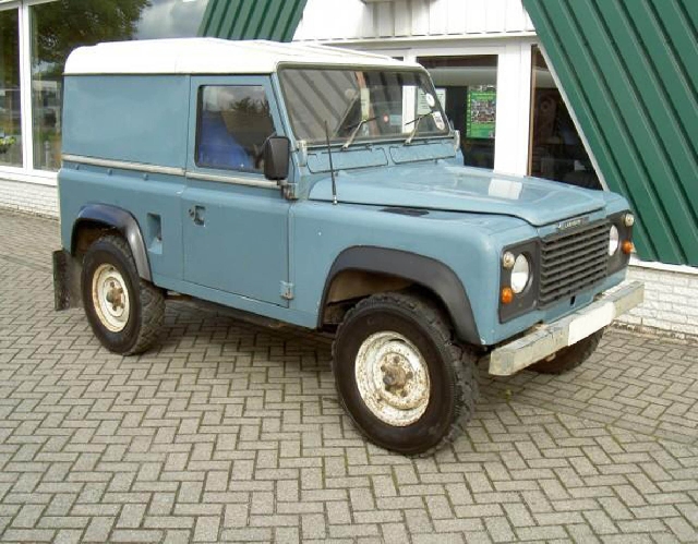 Defender 2.5 diesel 200000 km.jpg - Defender 90 Diesel, To Small